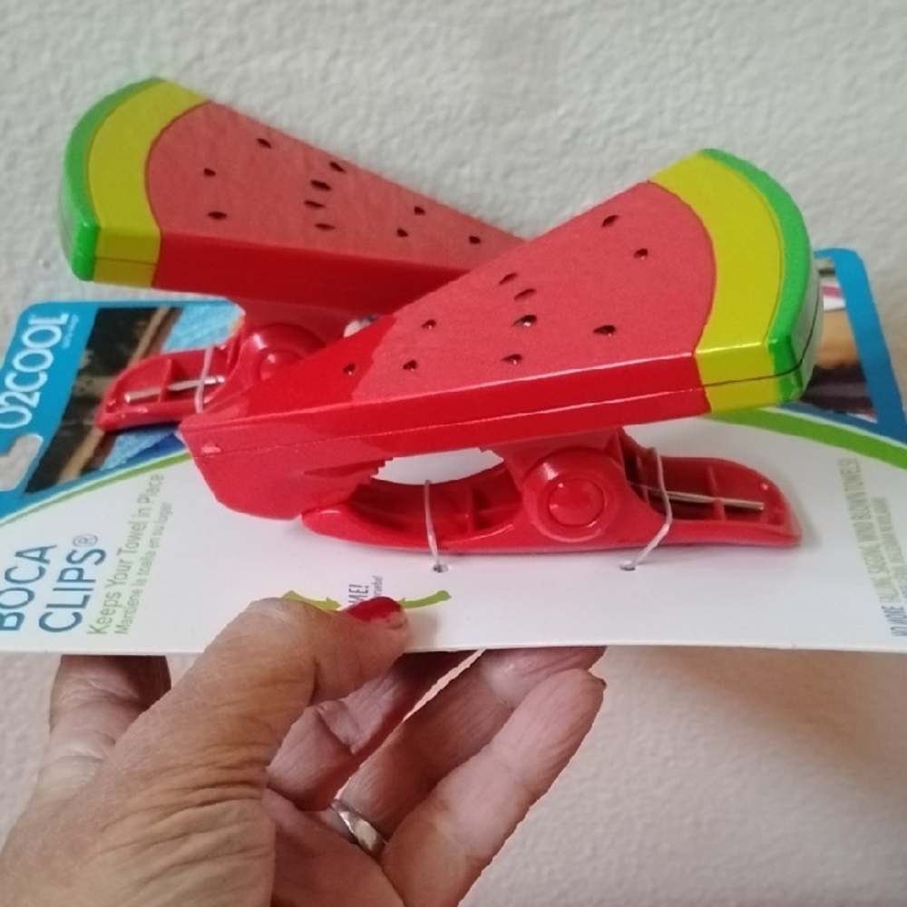 D- NWT Watermelon Boca Clips - Red and Green - Picture 4 of 6
